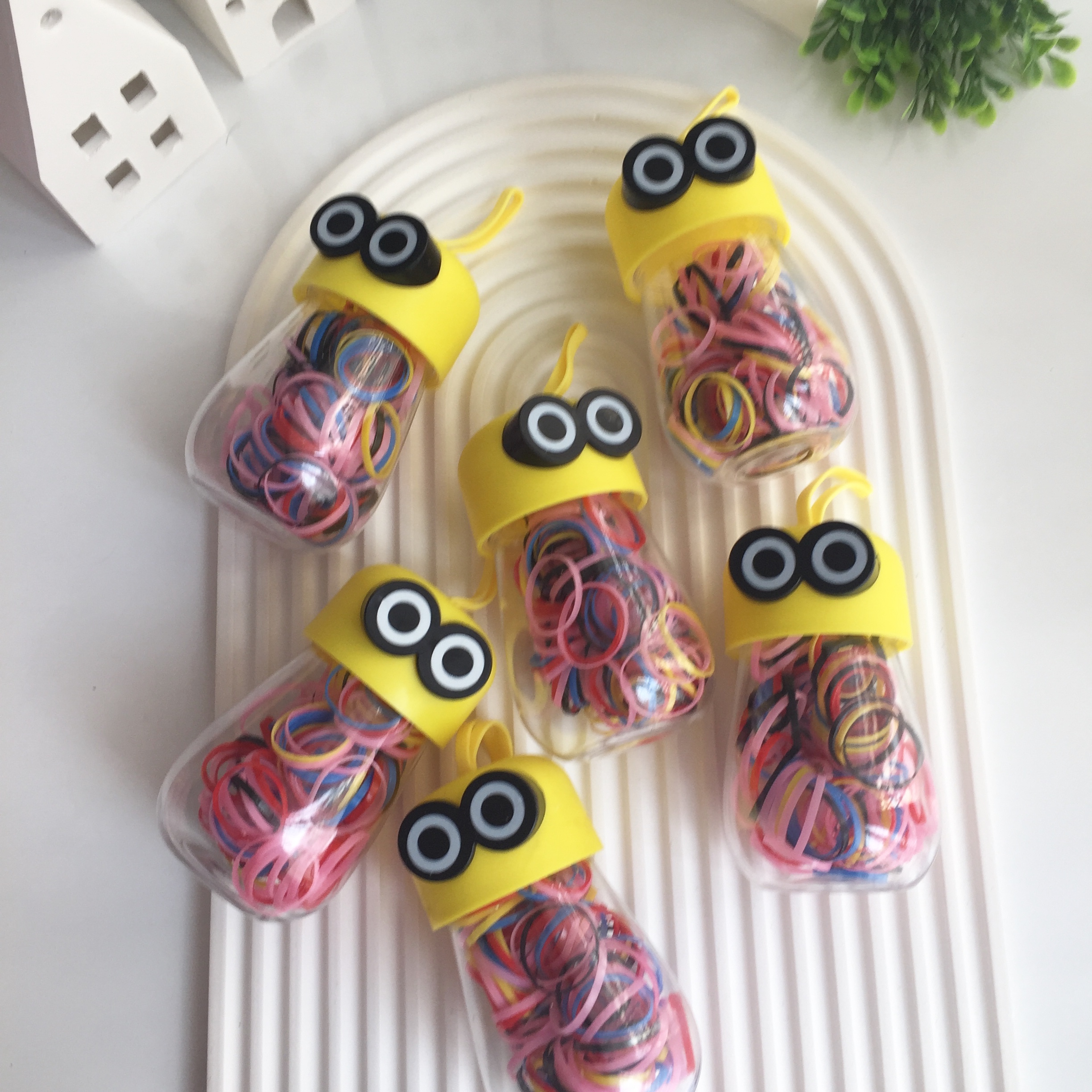 Minion Kutulu İnce Lastik Toka