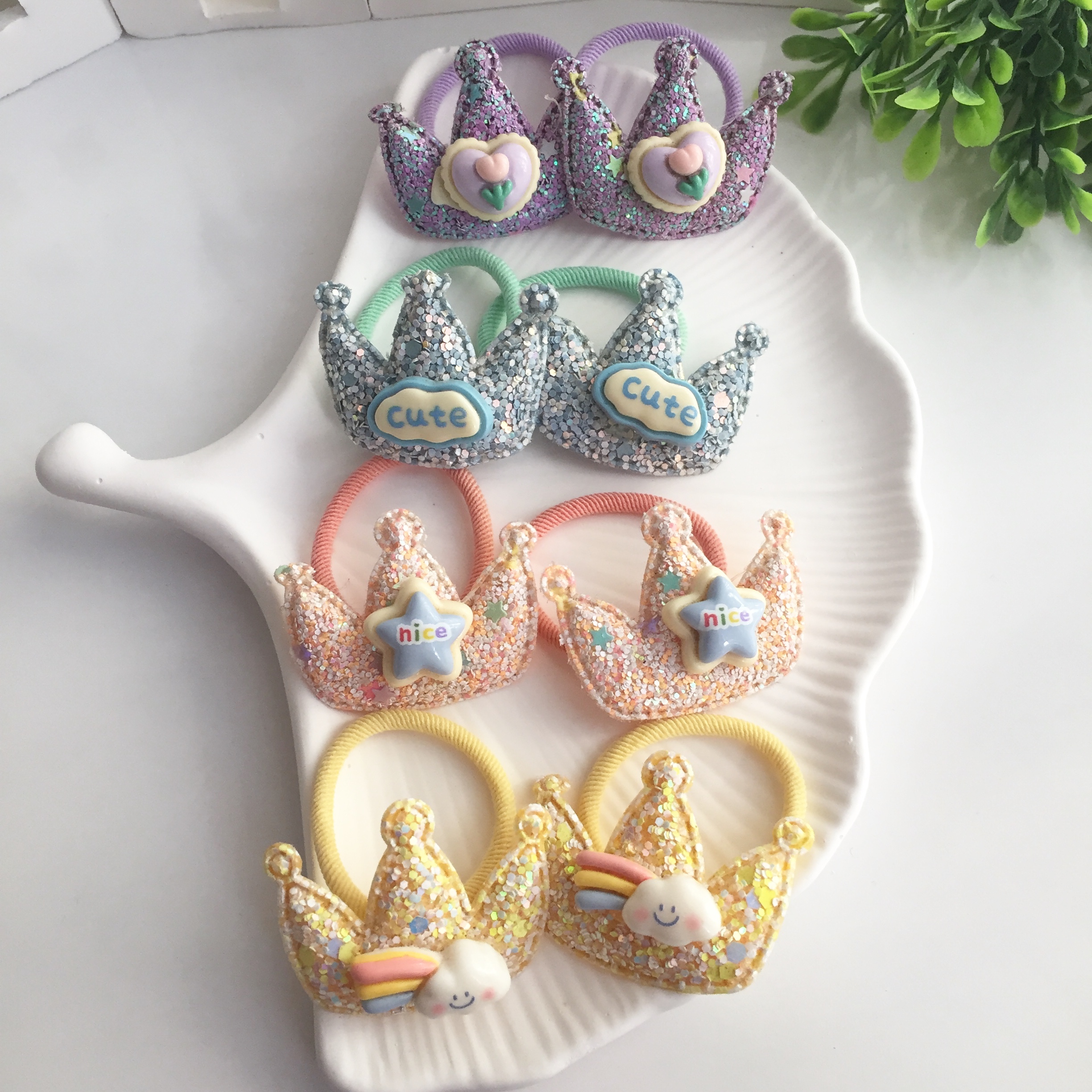 Taç Görünümlü Çiftli Lastik Toka