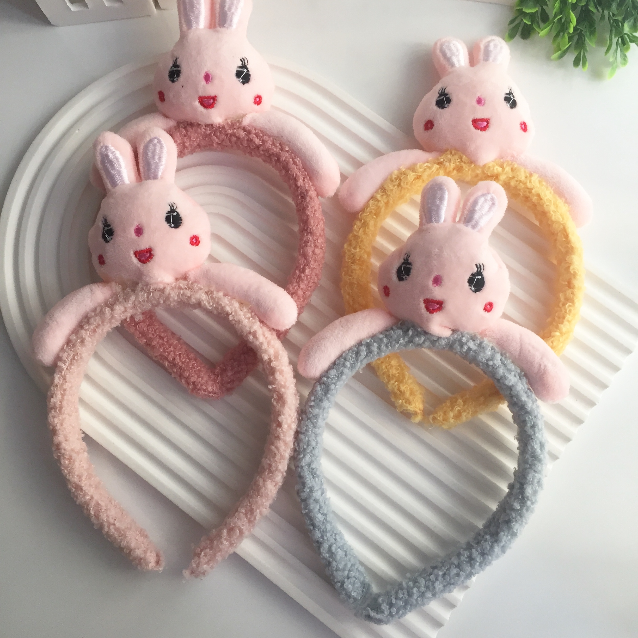 Pembe Tavşan Peluş Taç