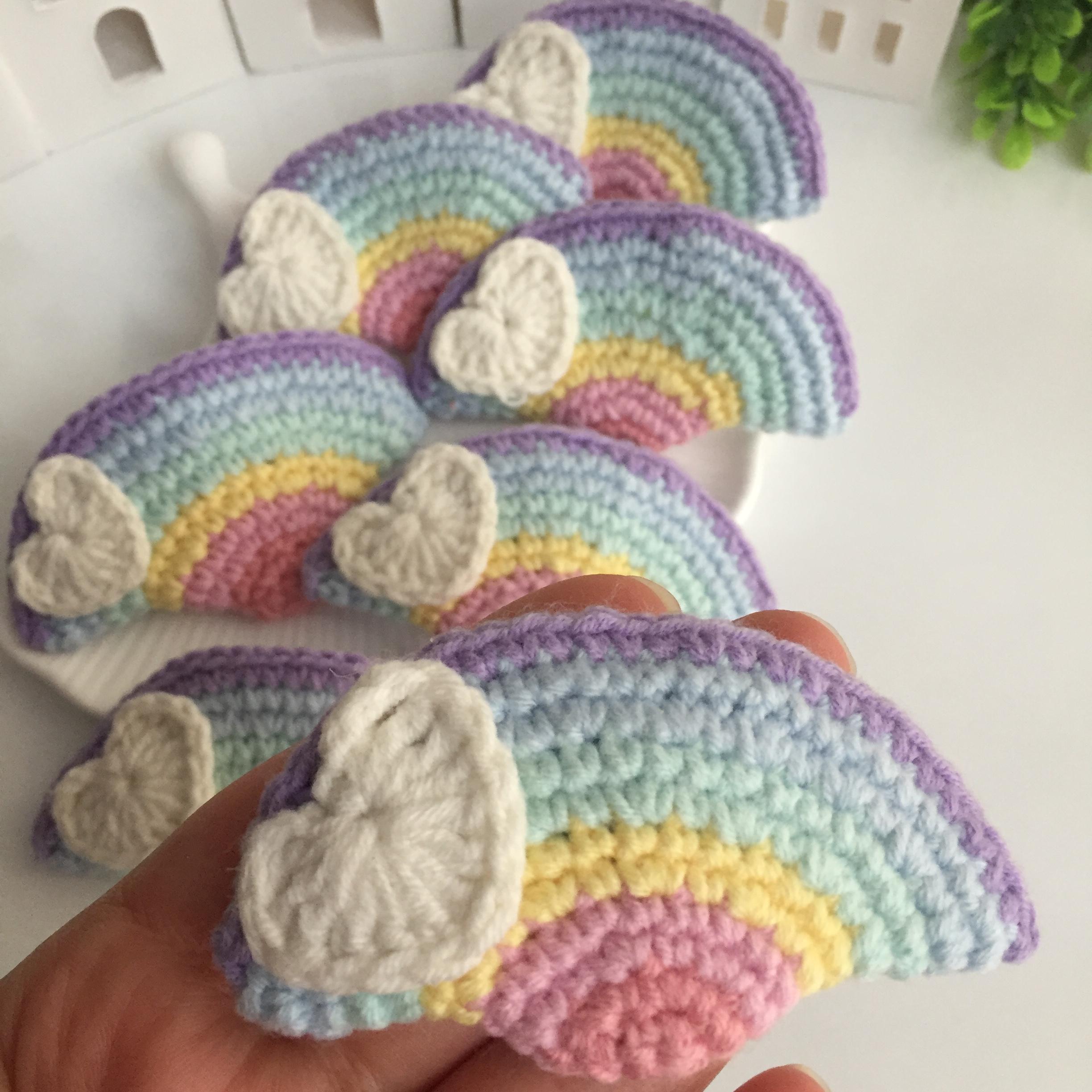 Kalpli Bulutlu Gökkuşağı Örgü Toka