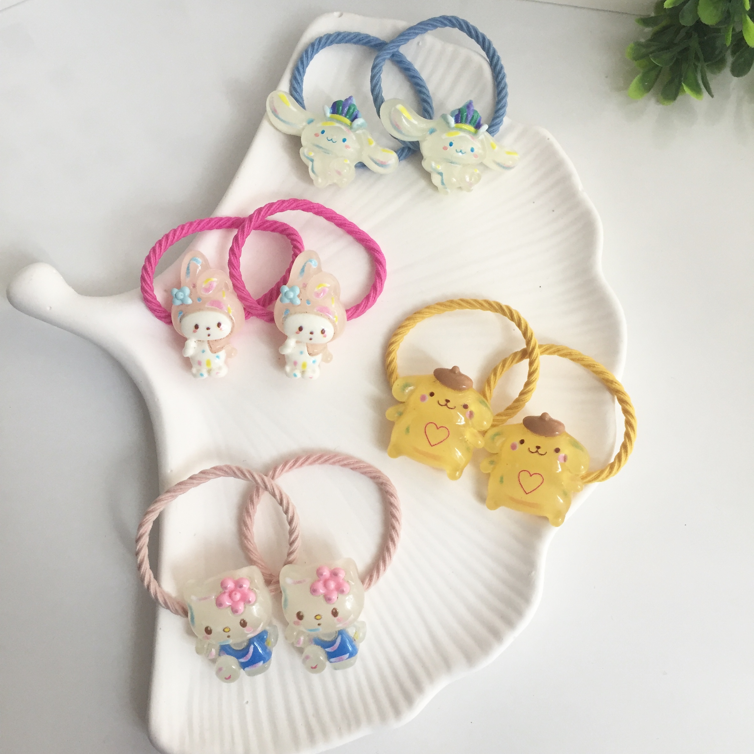 Fosforlu Sanrio Tokalar